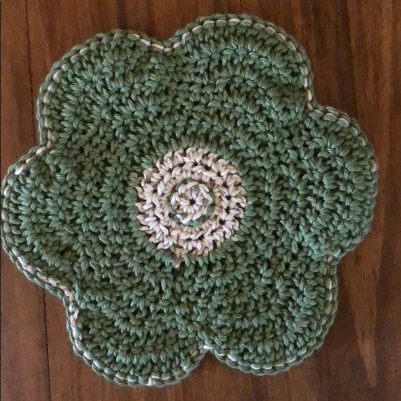 3 Crochet Flower Dish Cloths - Picture 3 of 5